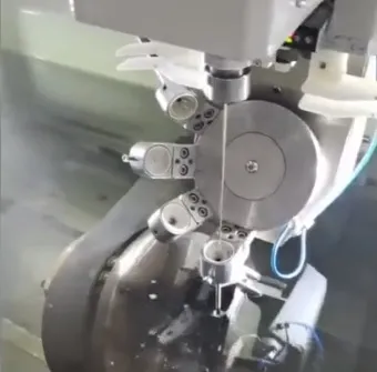 Small Hole Drilling EDM Machine Sjd703t for Drilling 0.25