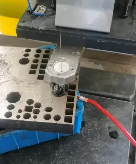 Metal Small Hole Drilling EDM Machine Sjd704/300 